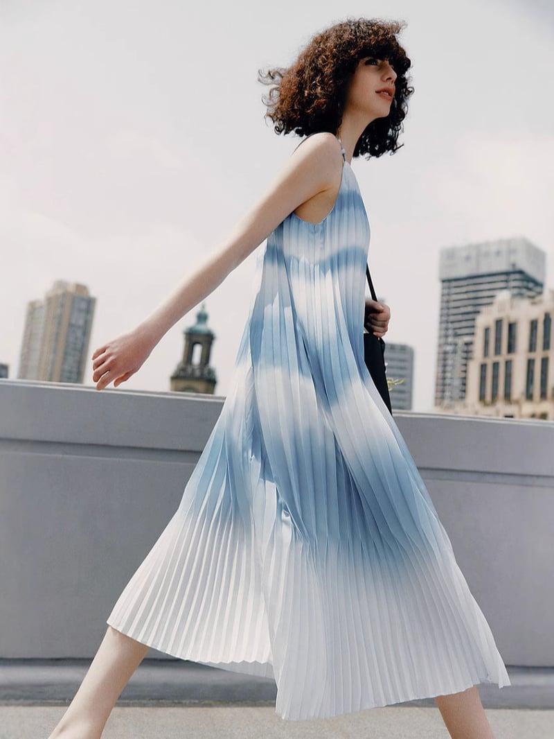 Woven womenswear product development and sampling for OEM and ODM fashion brands.